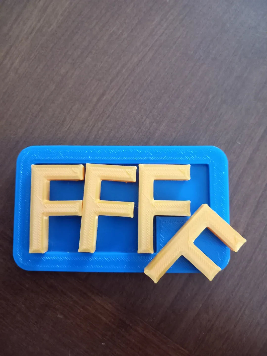 Puzzle F com Tampa
