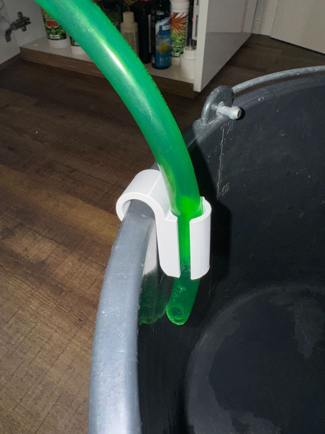 Suporte de Mangueira p/ Balde impresso em 3D - Vértice Arte 3D