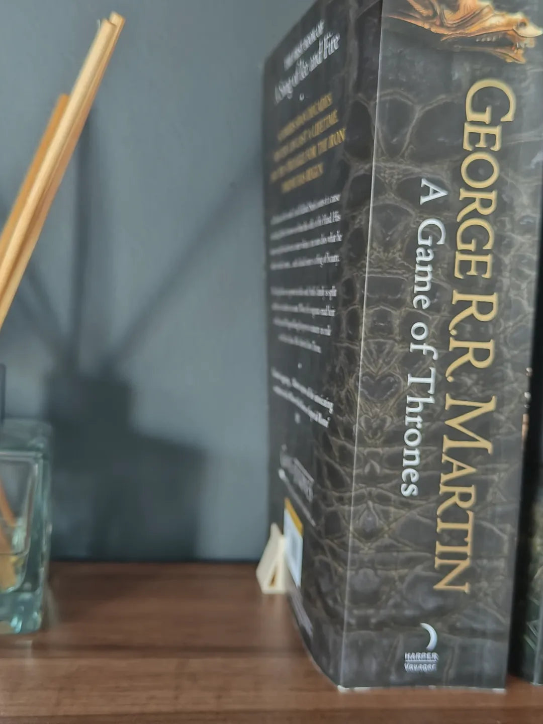 Aparador de Livros Minimalista