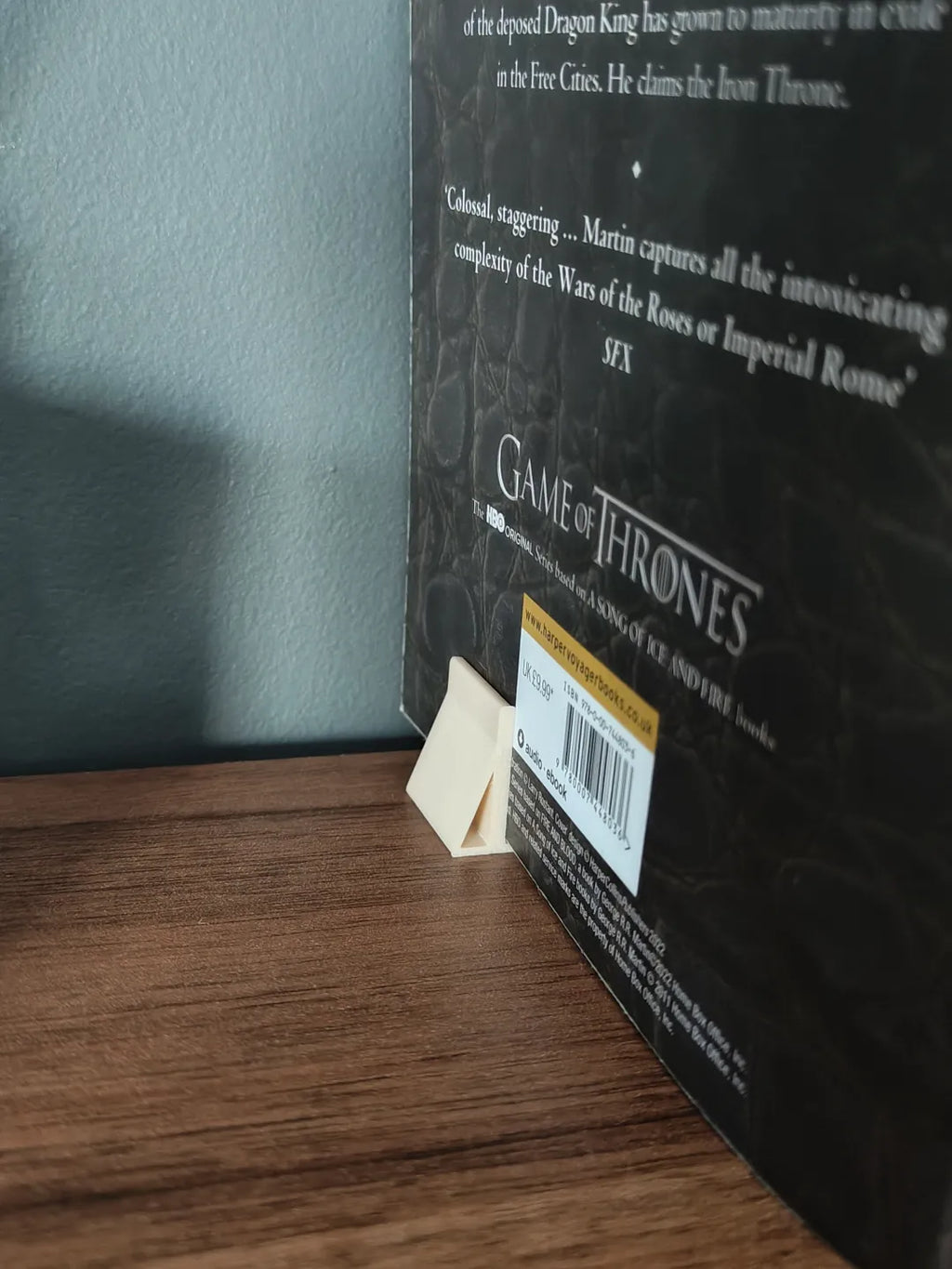 Aparador de Livros Minimalista